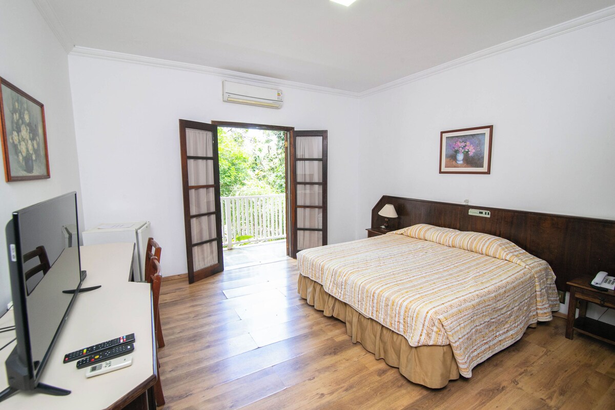 Superior Quádruplo | Quartos à prova de som, Wi-Fi de cortesia, roupa de cama