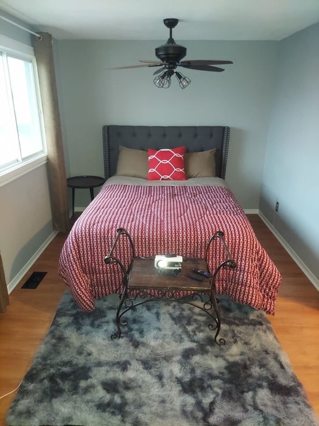 3 bedrooms, desk, WiFi