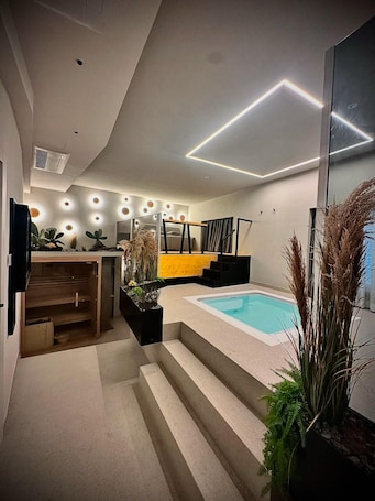 Luxury Duplex | 1 bedroom, premium bedding, down comforters, Select Comfort beds