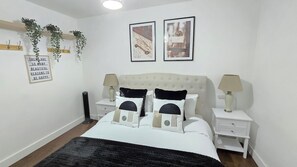 2 bedrooms, iron/ironing board, internet, bed sheets