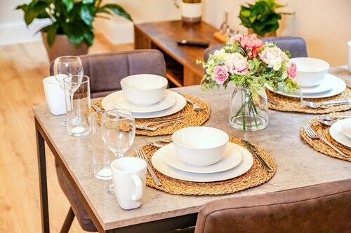 Shrewsbury  Modern 1 Bedroom Flat By Bevolve