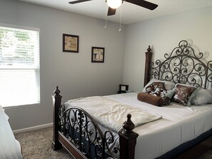 4 bedrooms, WiFi, bed sheets
