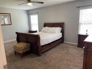 4 bedrooms, WiFi, bed sheets