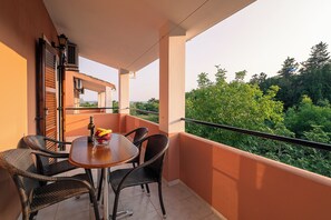 Apartment no 6 (First Floor) | Terrace/patio - Xenofontas apartments (Corfu)