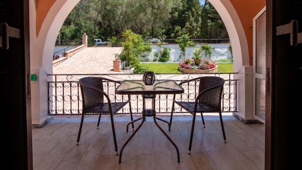 Terrace/patio - Xenofontas apartments (Corfu)
