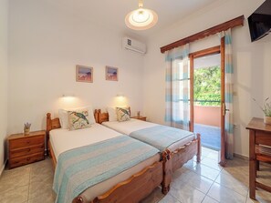 Apartment no 5 (First Floor) | 2 bedrooms, hypo-allergenic bedding, free cribs/infant beds, free WiFi - Xenofontas apartments (Corfu)