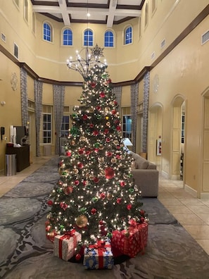 Interior - All furnished condo -than 10 min from major Parks! (Orlando)