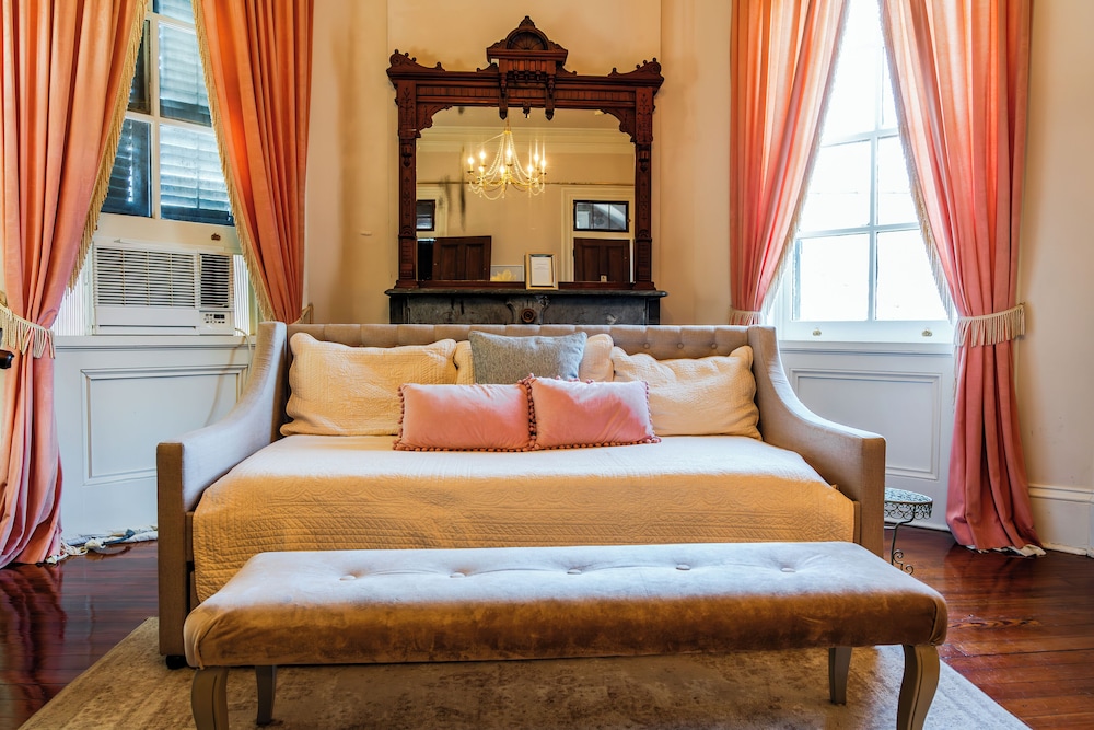 The Lanaux Mansion by null