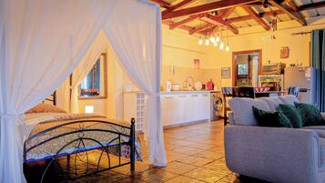 Luxury-Villa, Poolblick, zum Garten hin | Wohnbereich