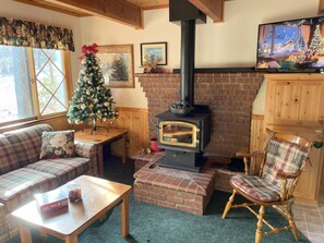 Smart-tv, een open haard en videospelletjes