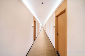 Unclassified image, 2 of 12, button - 99 Xinyi Hotel (Shanghai Jiuxin Highway Shop) (Shanghai)