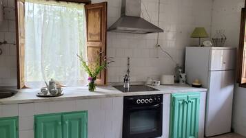 Micro-ondes, four, plaque de cuisson