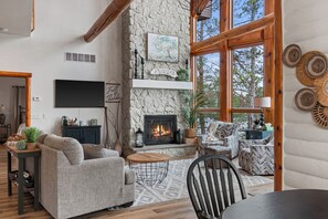 Smart TV, fireplace - Gorgeous 3-bedroom home on Silver Lake, Wautoma, WI,,,,,
Summer, Fall & Holidays (Wautoma)