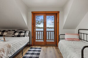 3 bedrooms, WiFi, bed sheets - Gorgeous 3-bedroom home on Silver Lake, Wautoma, WI,,,,,
Summer, Fall & Holidays (Wautoma)