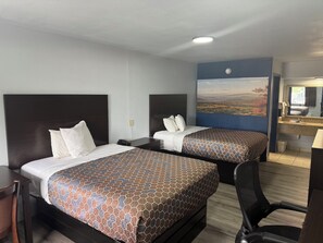 Room, 2 Queen Beds | Desk, laptop workspace, free WiFi - Galaxy Inn & Suites (Little Rock)
