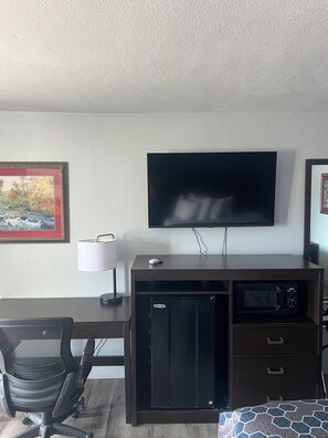 Deluxe Room, 1 King Bed with Sofa bed, Non Smoking | Desk, laptop workspace, free WiFi