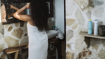 Standard Double Room | Bathroom