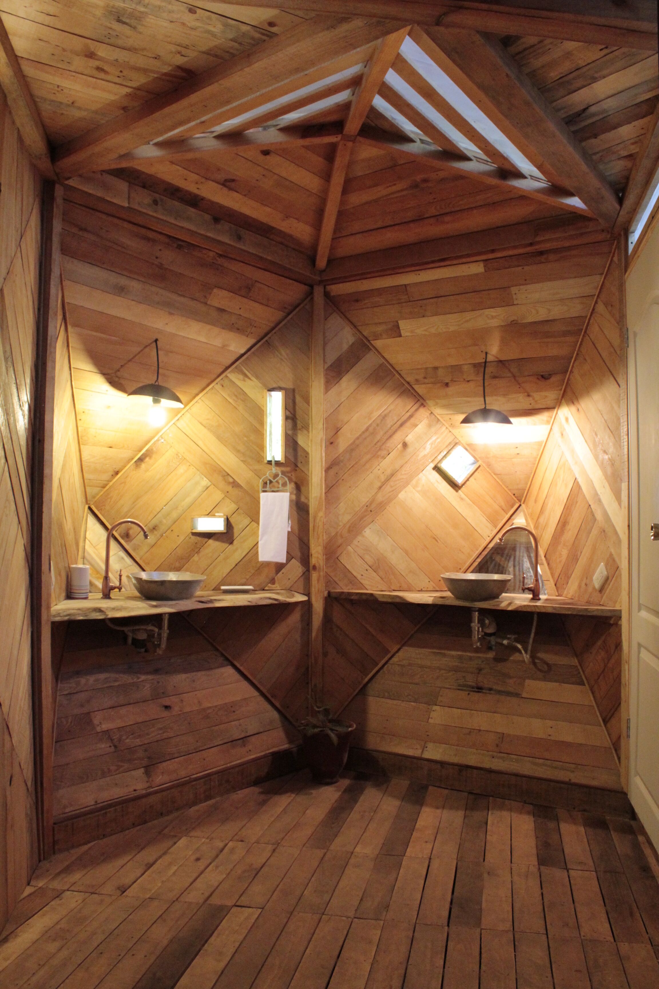 Classic Shared Dormitory | Bathroom