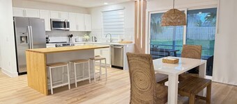 Boho Luxe Escape - Pet Friendly, Fire Pit, Grill, & Beach!