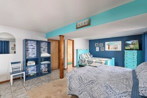 4 habitaciones, tabla de planchar con plancha, wifi y ropa de cama 