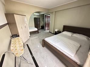 1 bedroom, iron/ironing board, WiFi