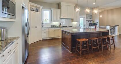 Balcony & Patio: Spacious Home in Bel Aire!