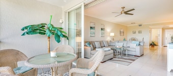 Sleek Naples Condo w/ Balcony: Snowbirds Welcome!