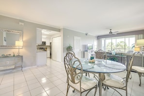 Dining - Sleek Naples Condo w/ Balcony: Snowbirds Welcome! (Naples)