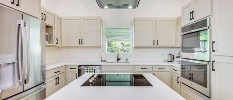 Kühlschrank, Mikrowelle, Geschirrspüler