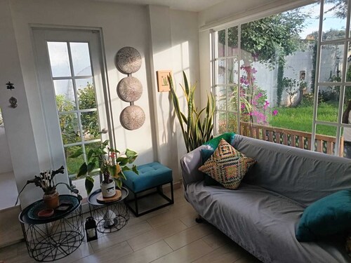 Acogedora casa de campo de 3 dormitorios con WiFi en Guayllabamba.