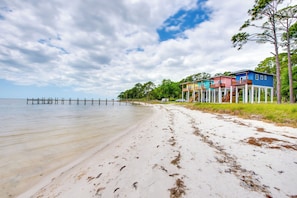 On the beach - Beachfront Retreat w/ Dock in Lanark Village! (Lanark Village)