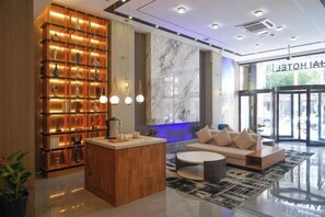 Lobby lounge