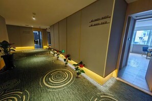 Unclassified image, 4 of 40, button - Shanghai Huaihai Hotel (Shanghai)