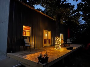 Terrace/patio - Breath taking Lake Front View (Grove)
