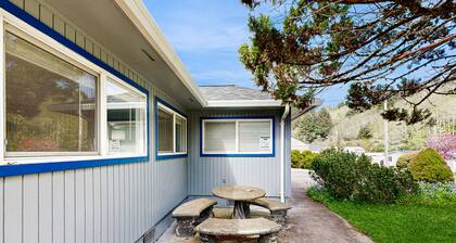 Spacious & comfortable home close to the Habor, Sand Dunes, beaches, & parks