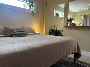 1 bedroom, free WiFi, bed sheets - King Studio Explore SWFL Beach, Trails & Treasures (Fort Myers)
