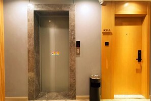Unclassified image, 2 of 77, button - Accompanying Hotel·Yipin (Shanghai Lujiazui Financial and Trade Zone) (Shanghai)