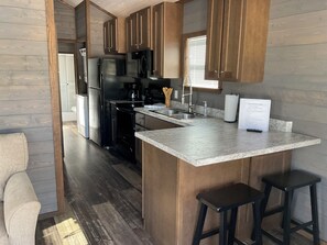 ميكروويف، فرن، موقد طهي مسط ح، غسالة أطباق