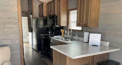 Tiny Homes for Rent, minutes to the Casino, Golf Course & Water Park