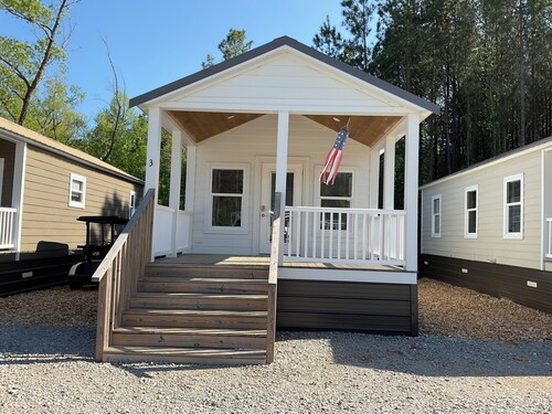 Tiny Homes for Rent, minutes to the Casino, Golf Course & Water Park