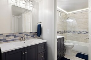 مجففات شعر، مناشف، صابون، شامبو