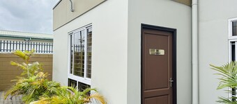 Charming 1-bedroom Jasmin apartment in delightful Paramaribo with WiFi, AC