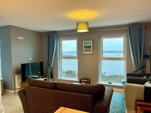 Quay-side luxury 2 bed apartment in the heart of Kinvara, Wild Atlantic Way.