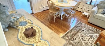 Charming 2-bedroom cottage in fabulous Harwich with WiFi, AC