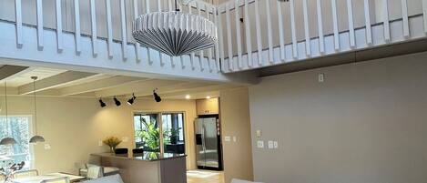 تلفزيون ذكي، مدفأة، ألعاب فيديو