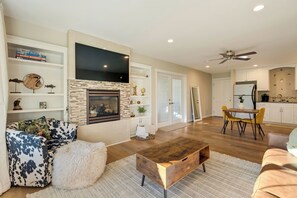 Smart TV, fireplace