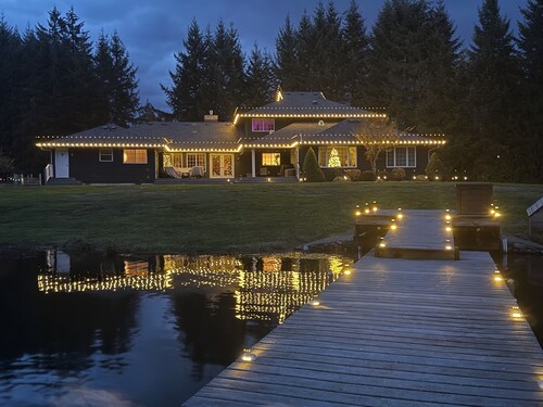 Hidden Lake guest house is on 20 Secluded Acres with a Beautiful private Lake.