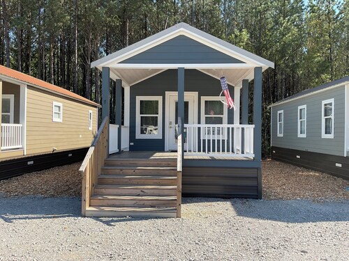 Tiny Homes for Rent, minutes to the Casino, Golf Course & Water Park