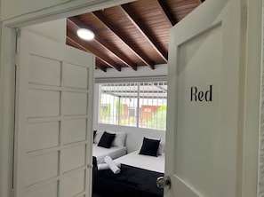 4 chambres, bureau, Wi-Fi gratuit, draps fournis