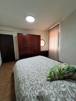 3 sovrum, strykjärn/strykbräda och sängkläder